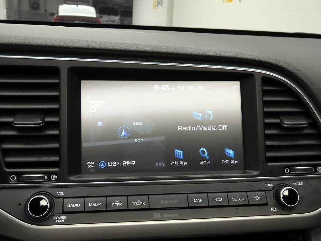 HYUNDAI Avante - Vista 8