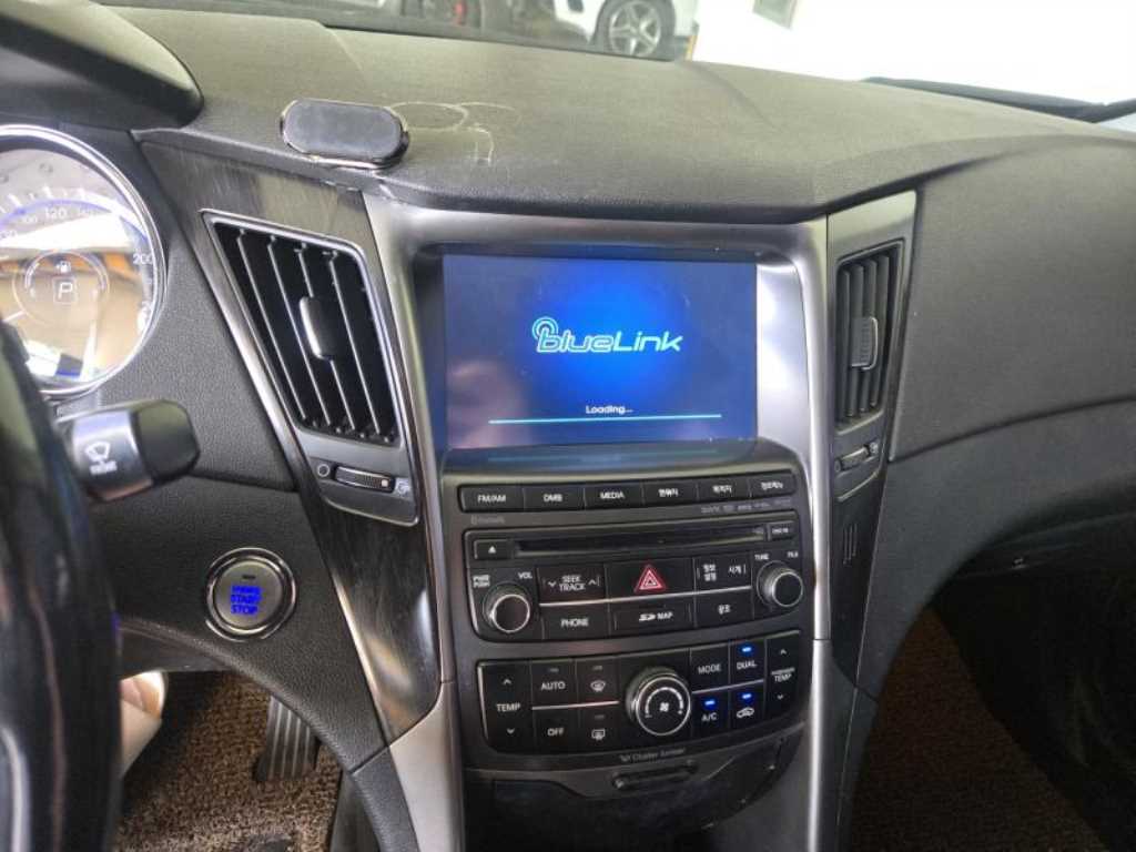 HYUNDAI Sonata - Vista 6