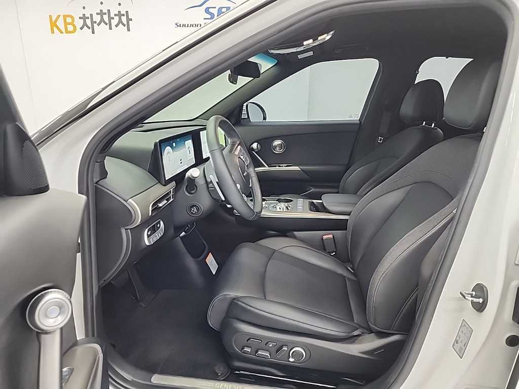 Genesis GV60 - Vista 11
