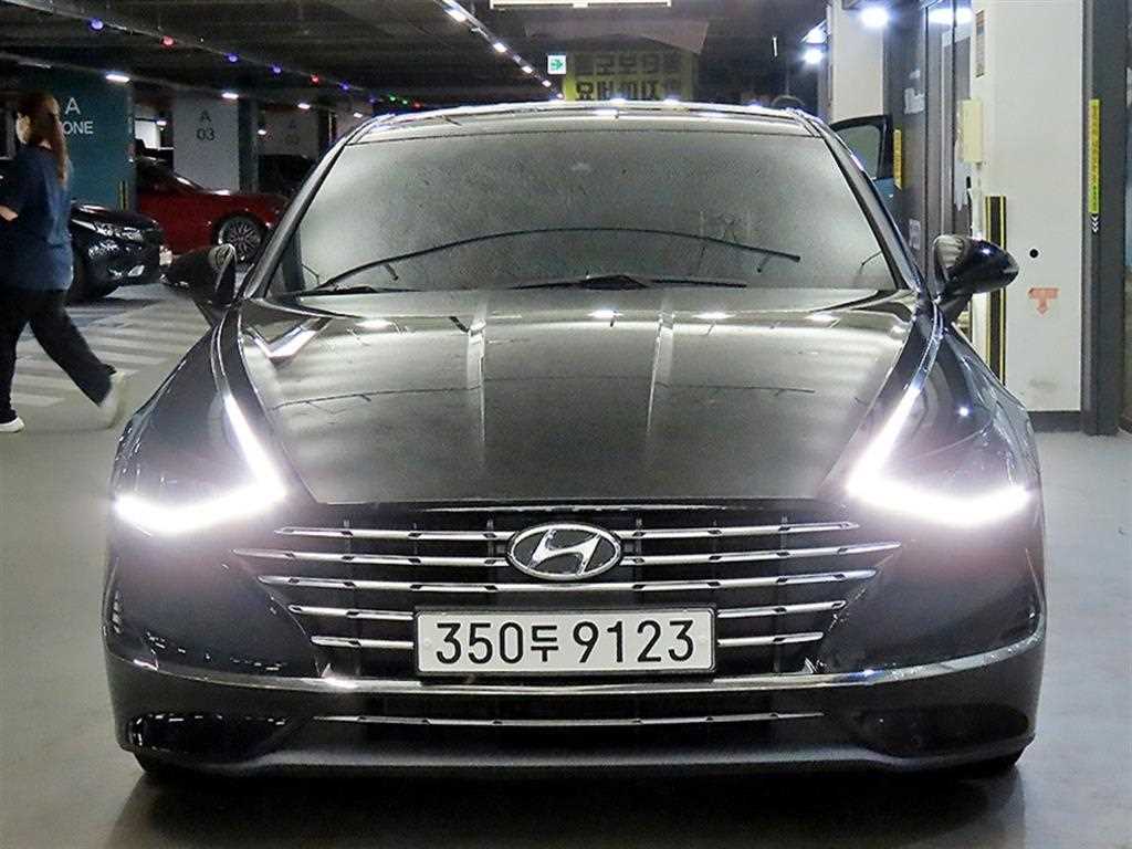 HYUNDAI Sonata - Vista 2