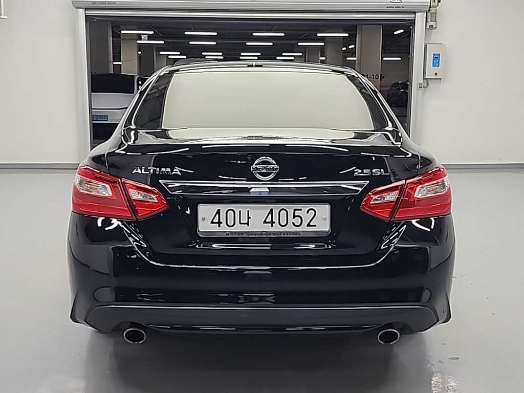 Nissan Altima - Vista 3