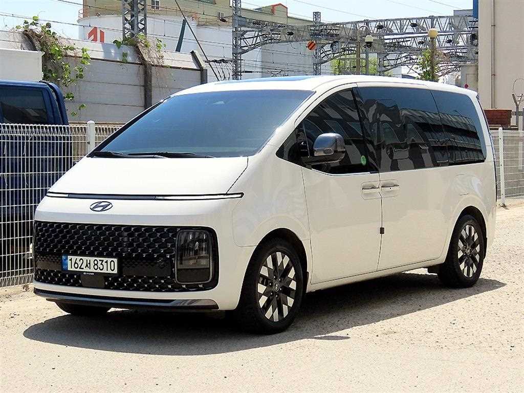 HYUNDAI Staria - Vista 2