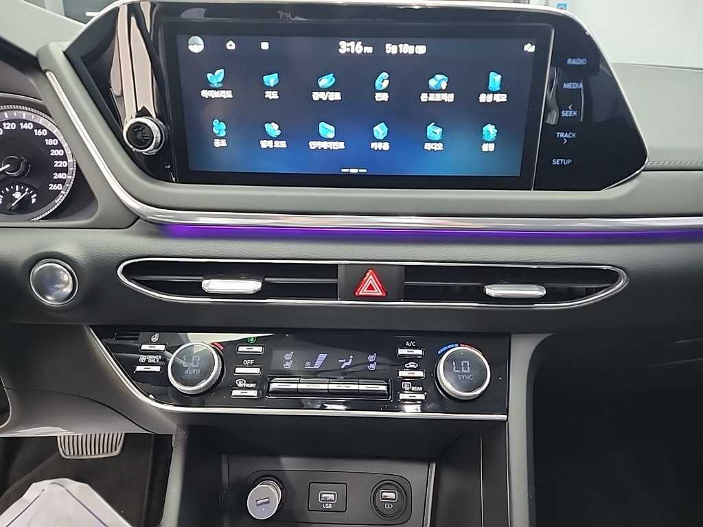 HYUNDAI Sonata - Vista 10