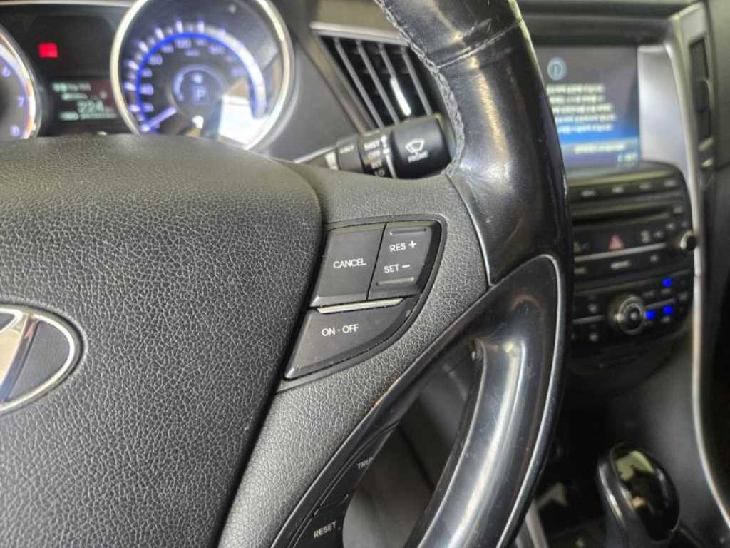 HYUNDAI Sonata - Vista 8
