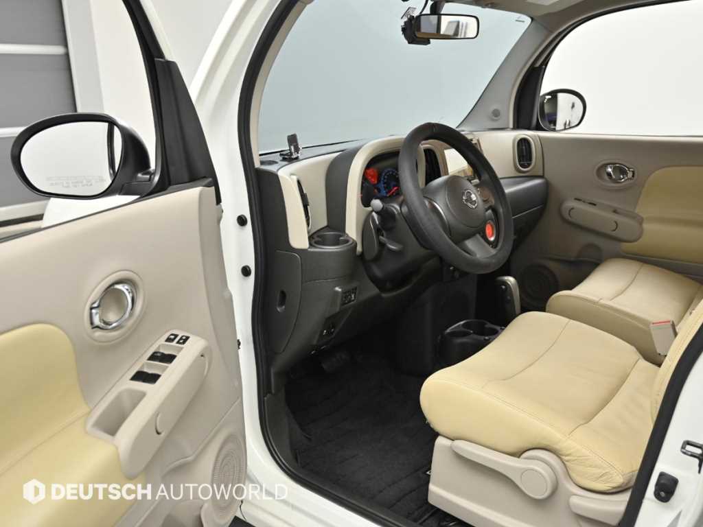 Nissan Cube - Vista 11