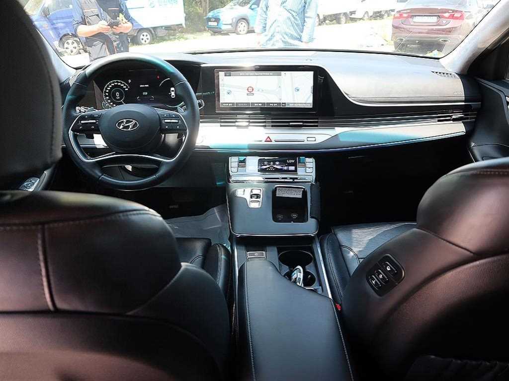 HYUNDAI Grandeur - Vista 5