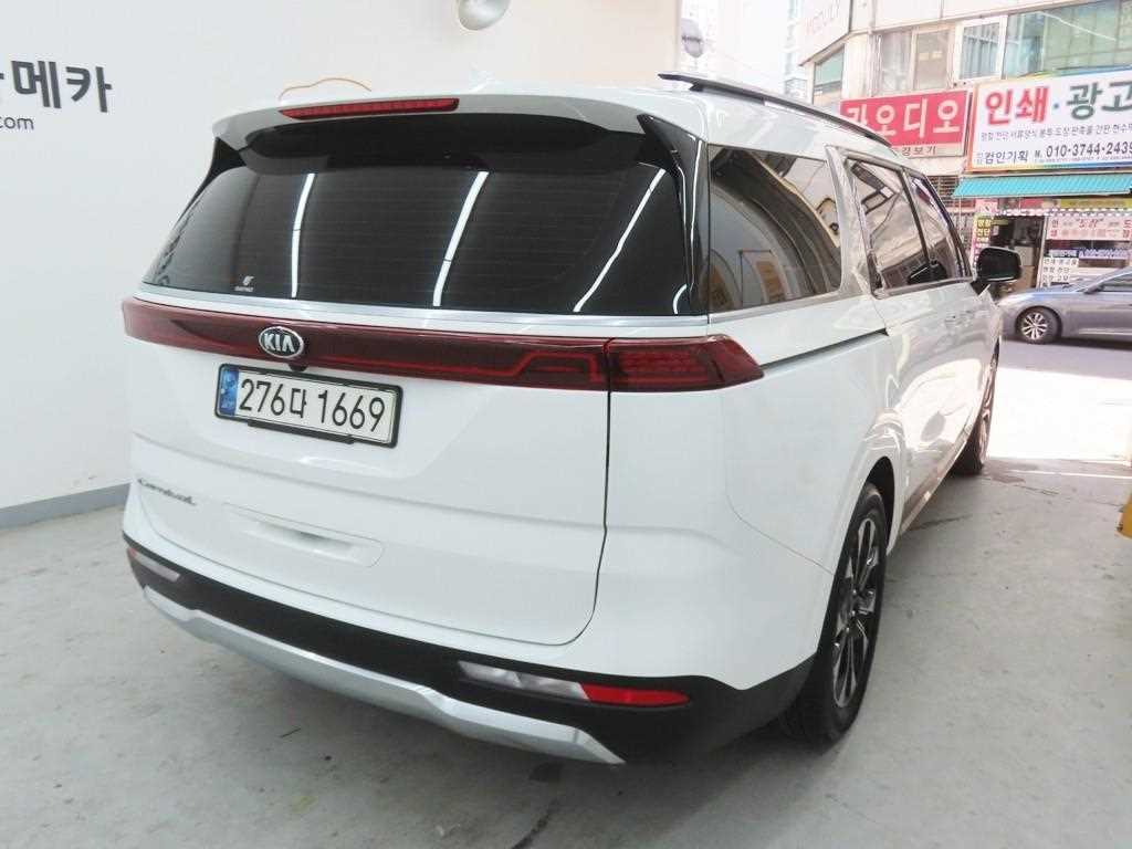 KIA Carnival - Vista 3