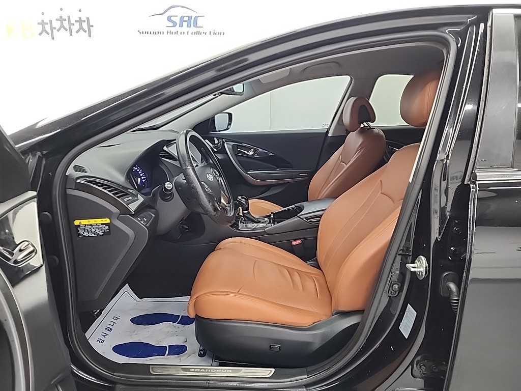 HYUNDAI Grandeur - Vista 11