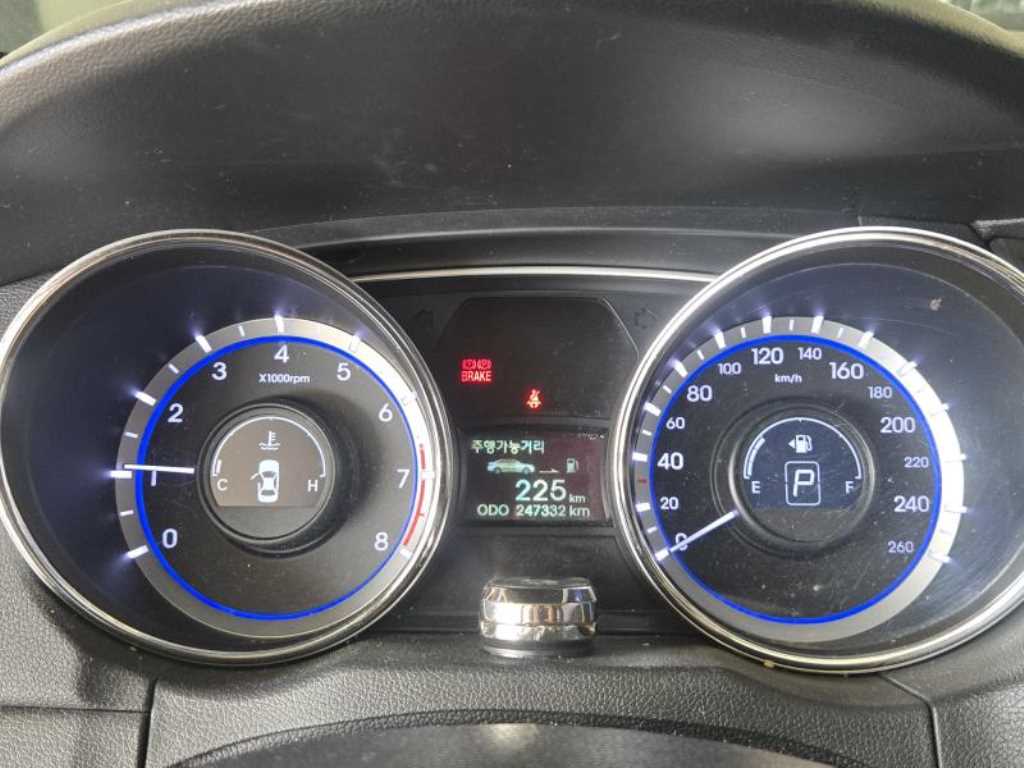 HYUNDAI Sonata - Vista 11