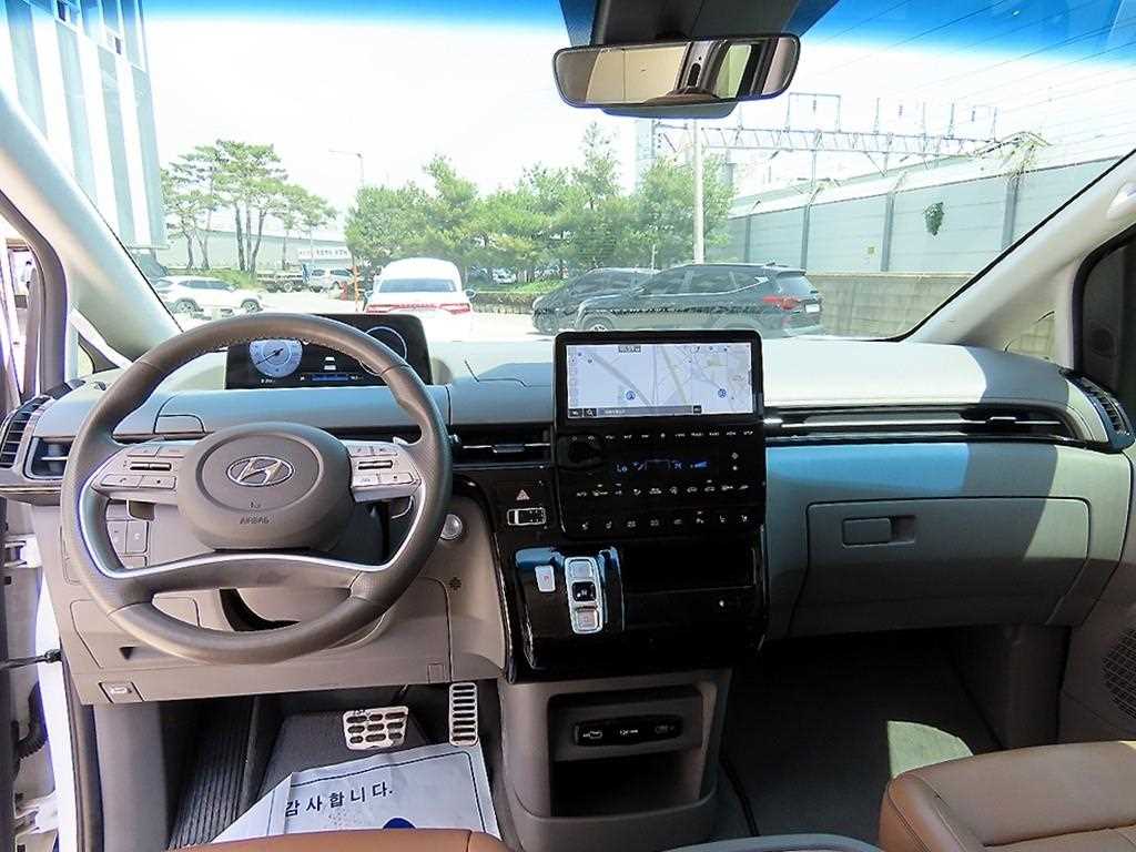 HYUNDAI Staria - Vista 8