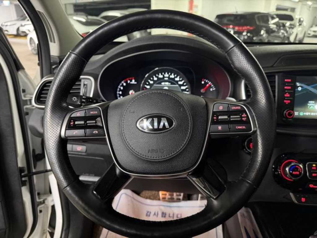 KIA Sorento - Vista 8