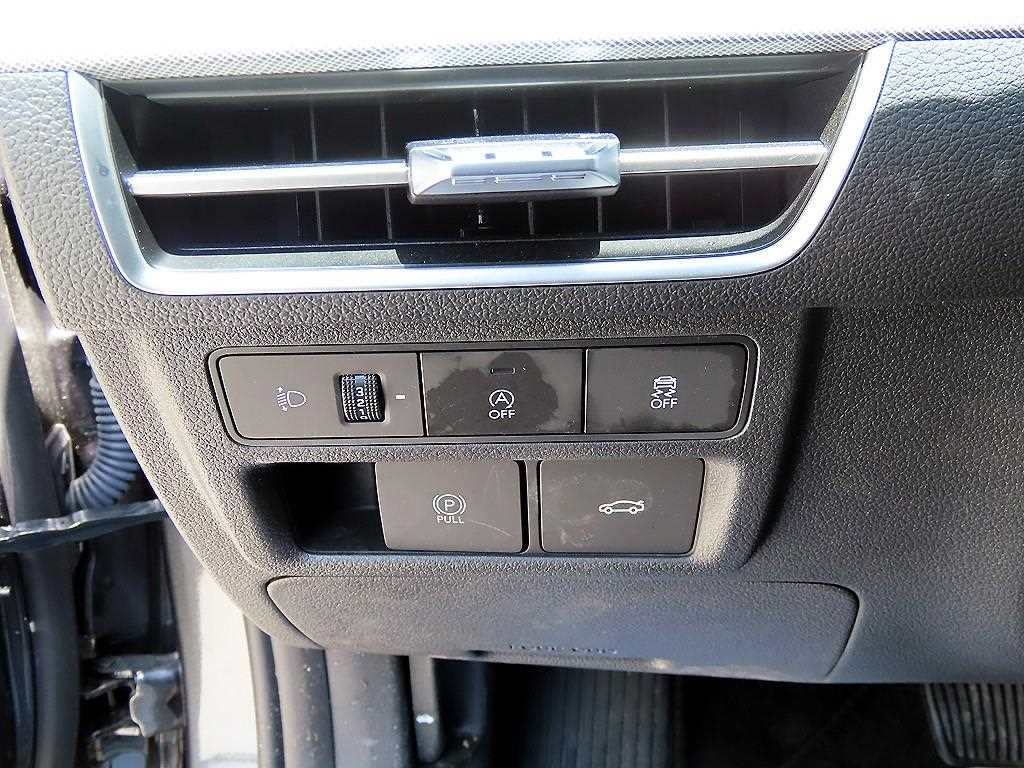 HYUNDAI Sonata - Vista 12