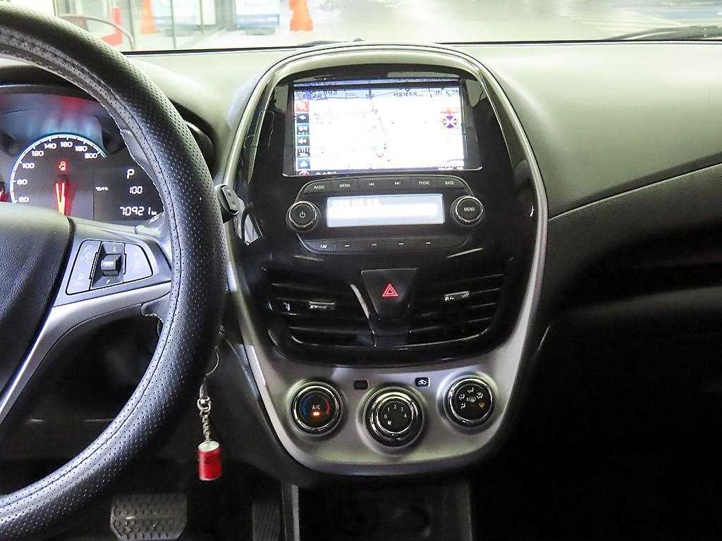 Chevrolet Spark - Vista 11