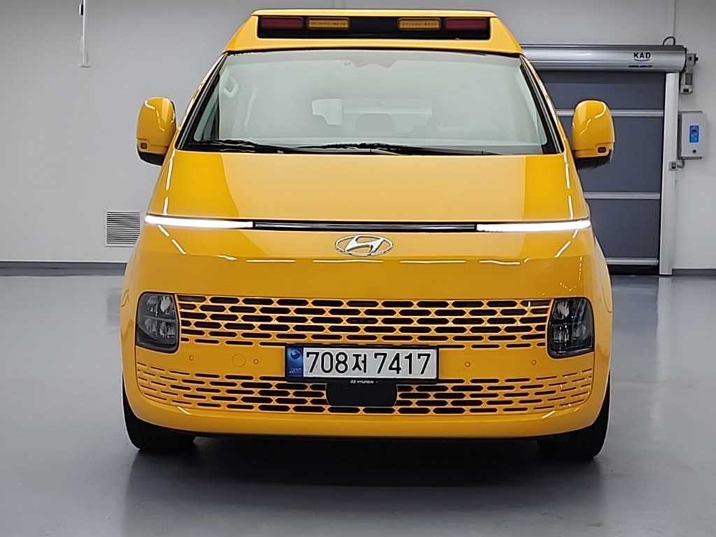 HYUNDAI Staria - Vista 2