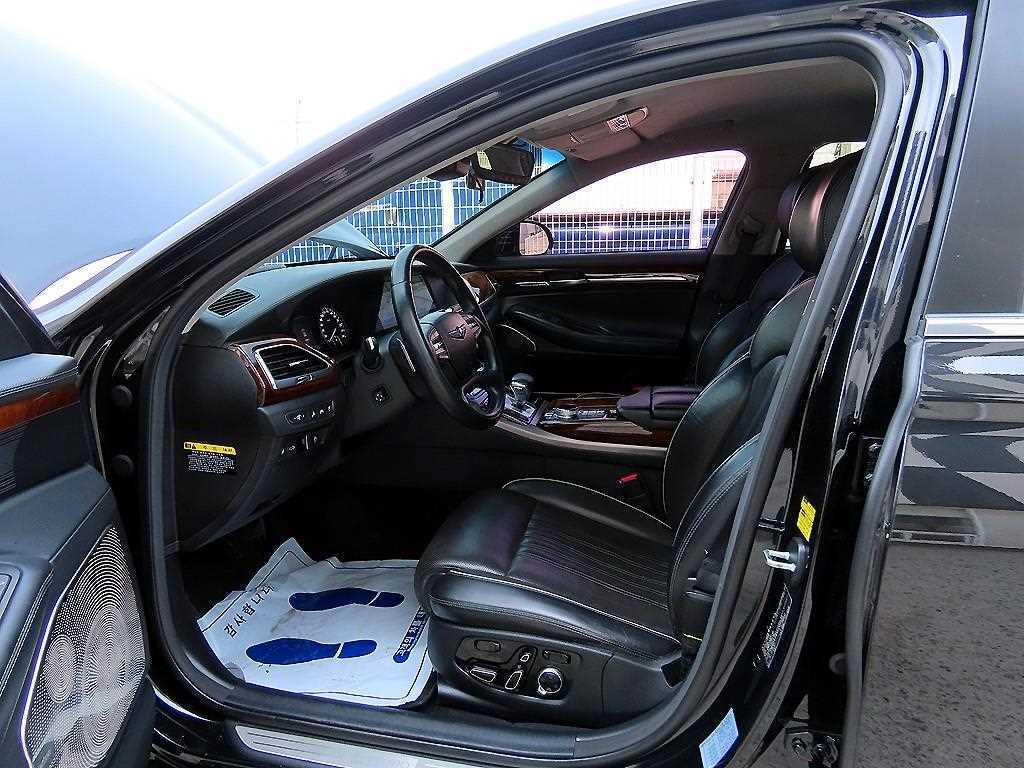 Genesis EQ900 - Vista 5