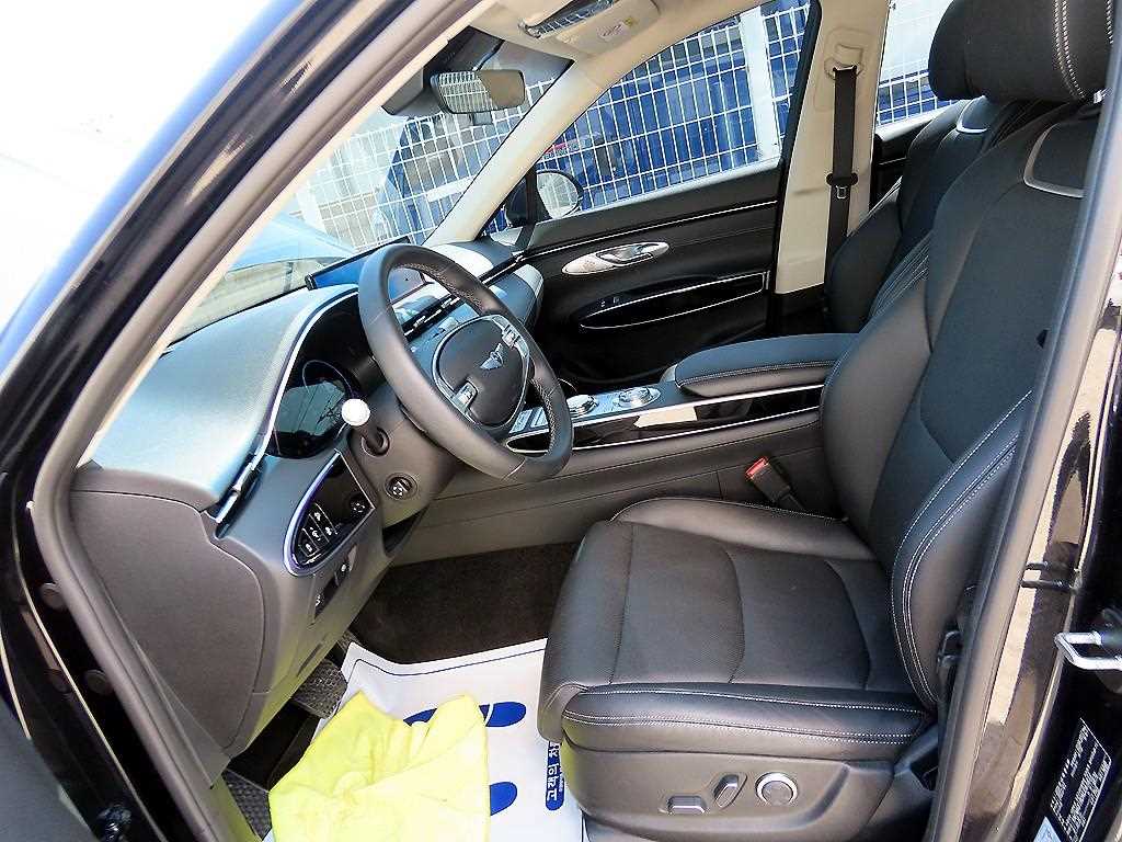 Genesis GV70 - Vista 5