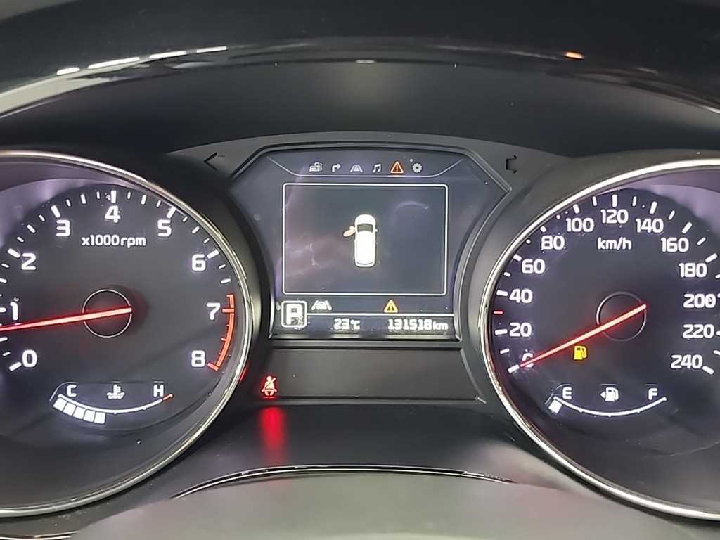 KIA Carnival - Vista 6