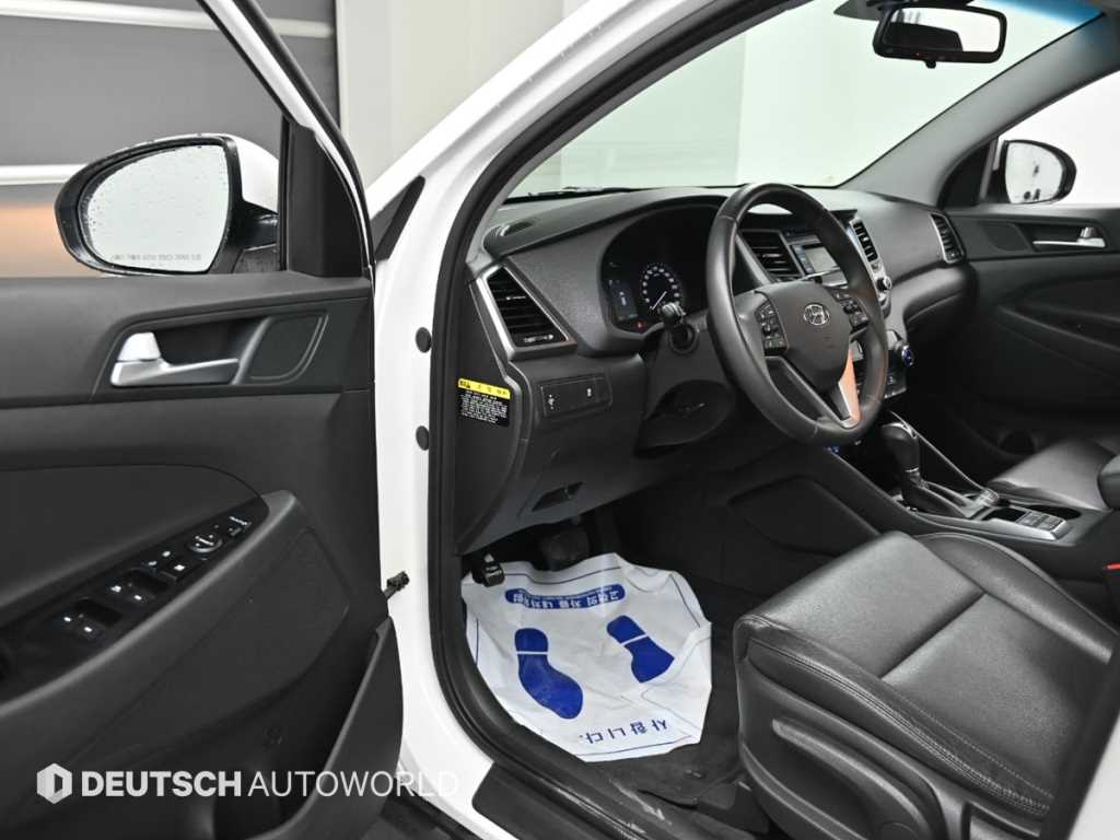 HYUNDAI Tucson - Vista 10