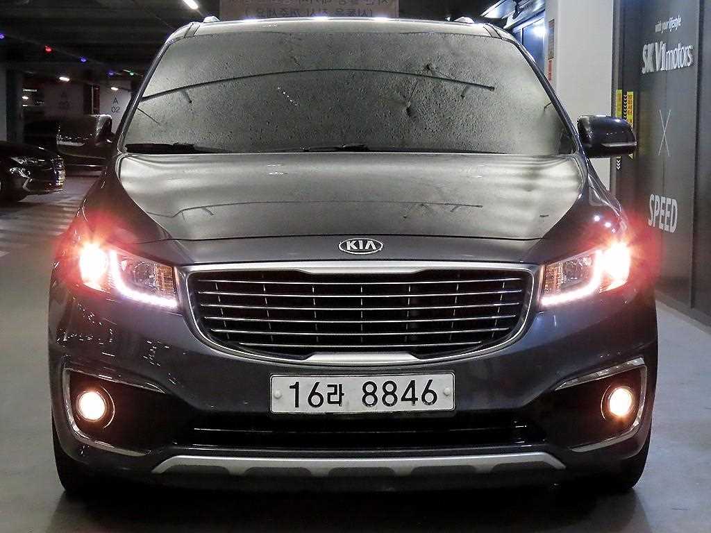 KIA Carnival - Vista 2