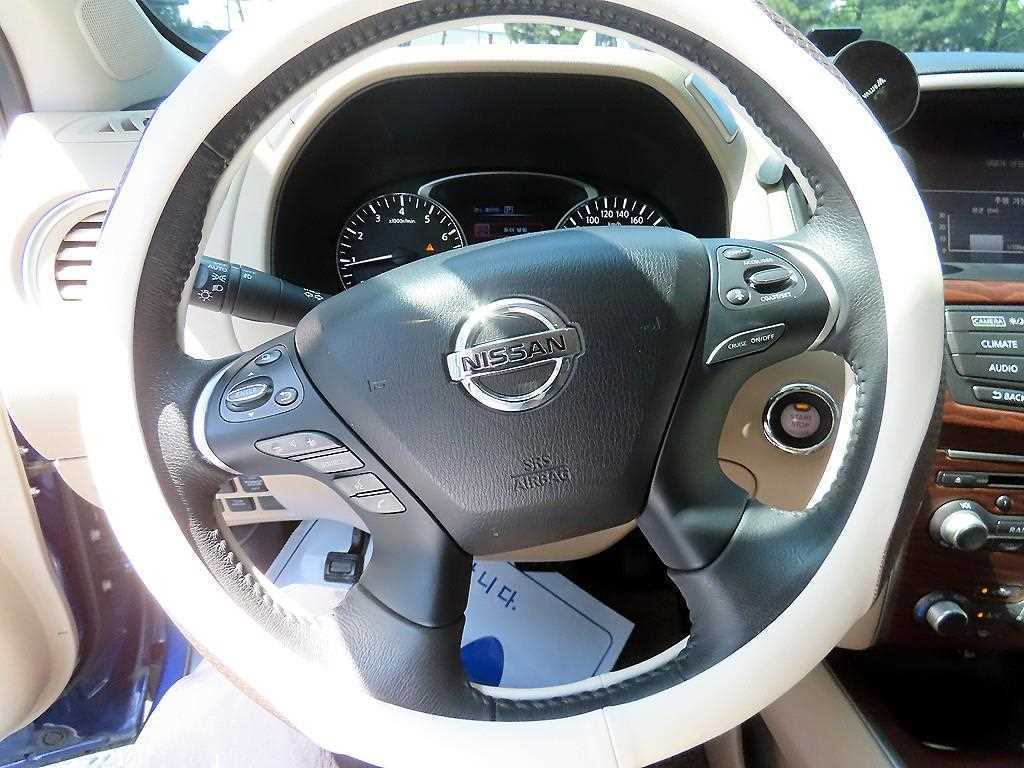 Nissan Pathfinder - Vista 8