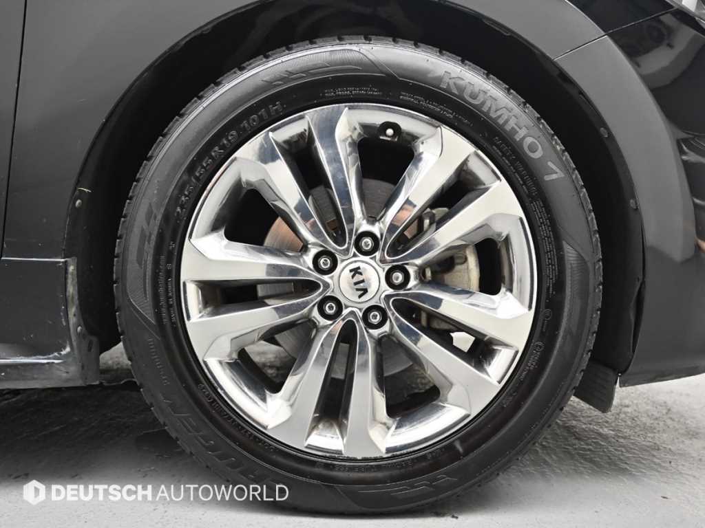 KIA Carnival - Vista 5