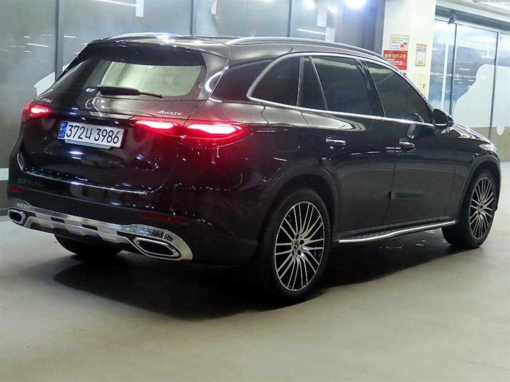 Mercedes Benz GLC Class - Vista 4
