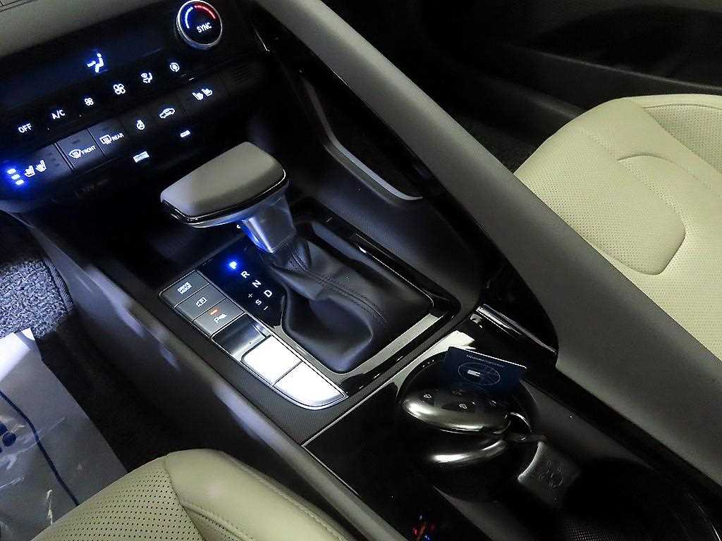 HYUNDAI Avante - Vista 12