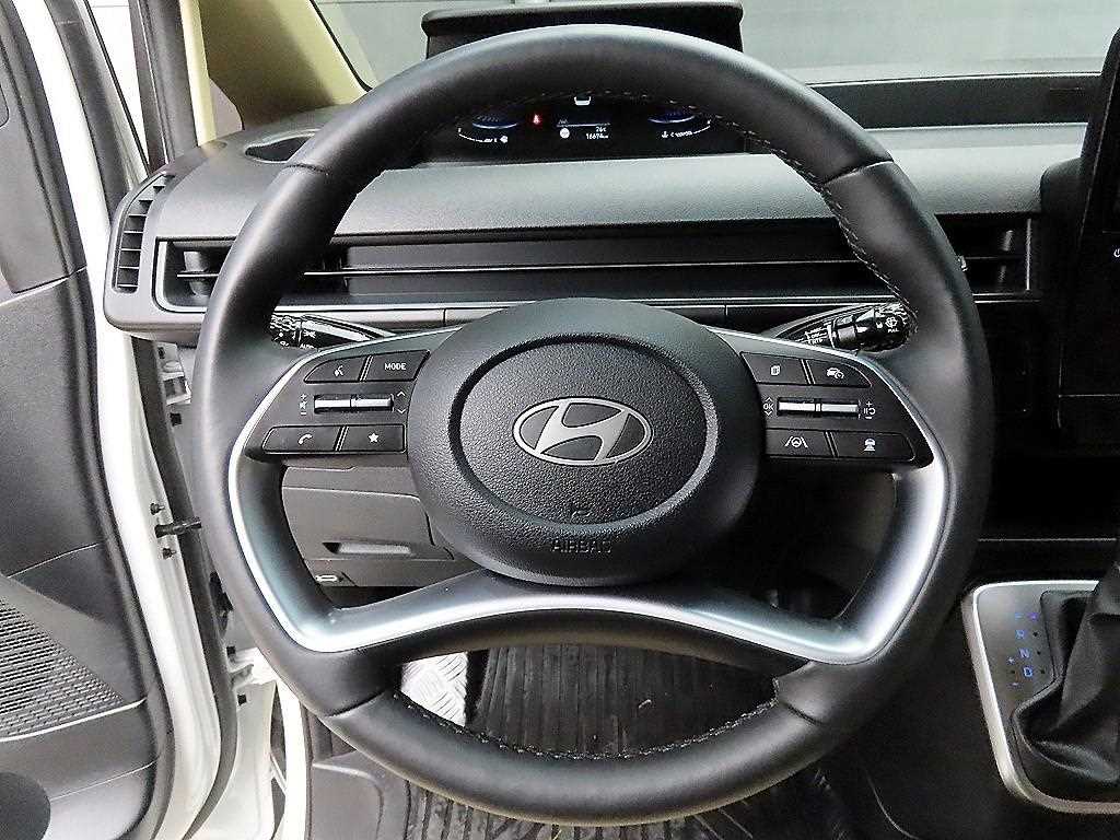 HYUNDAI Staria - Vista 9