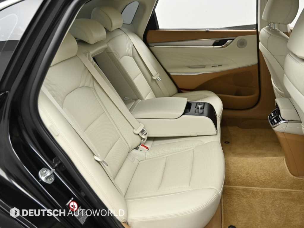 HYUNDAI Grandeur - Vista 12