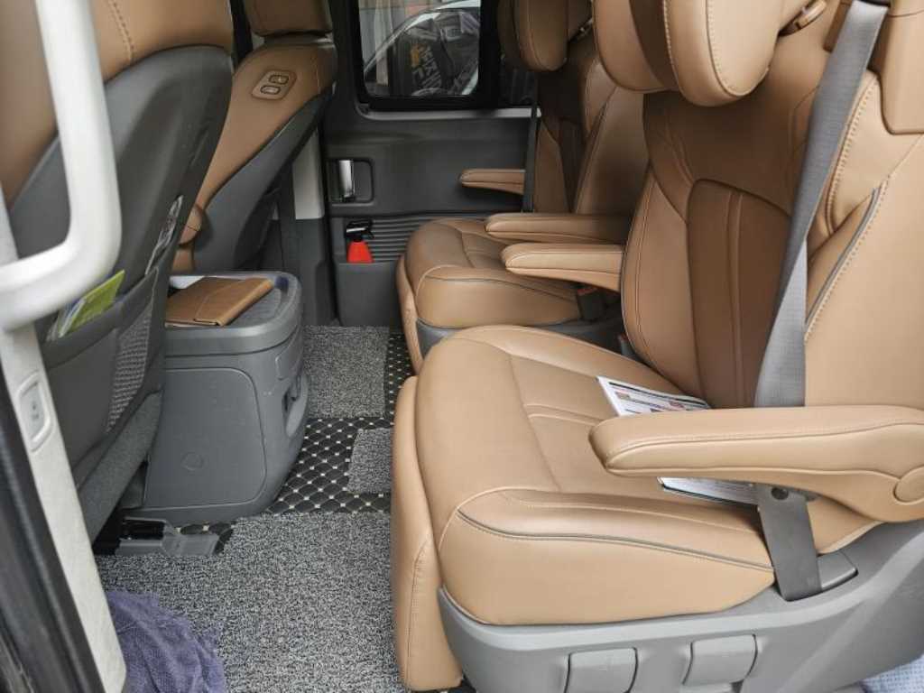 HYUNDAI Staria - Vista 7