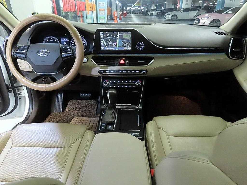 HYUNDAI Grandeur - Vista 10