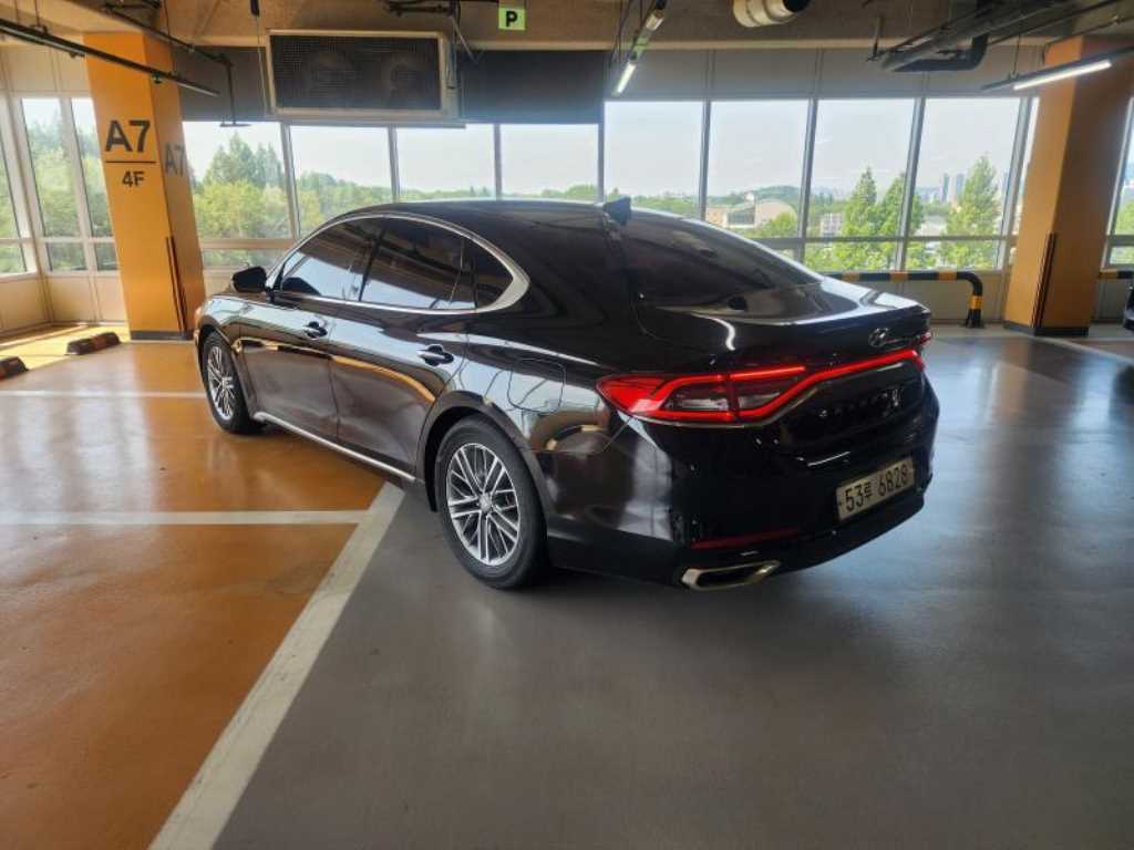 HYUNDAI Grandeur - Vista 5