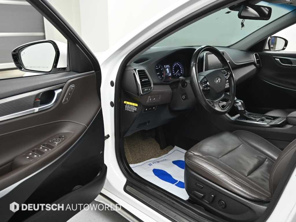 HYUNDAI Grandeur - Vista 11