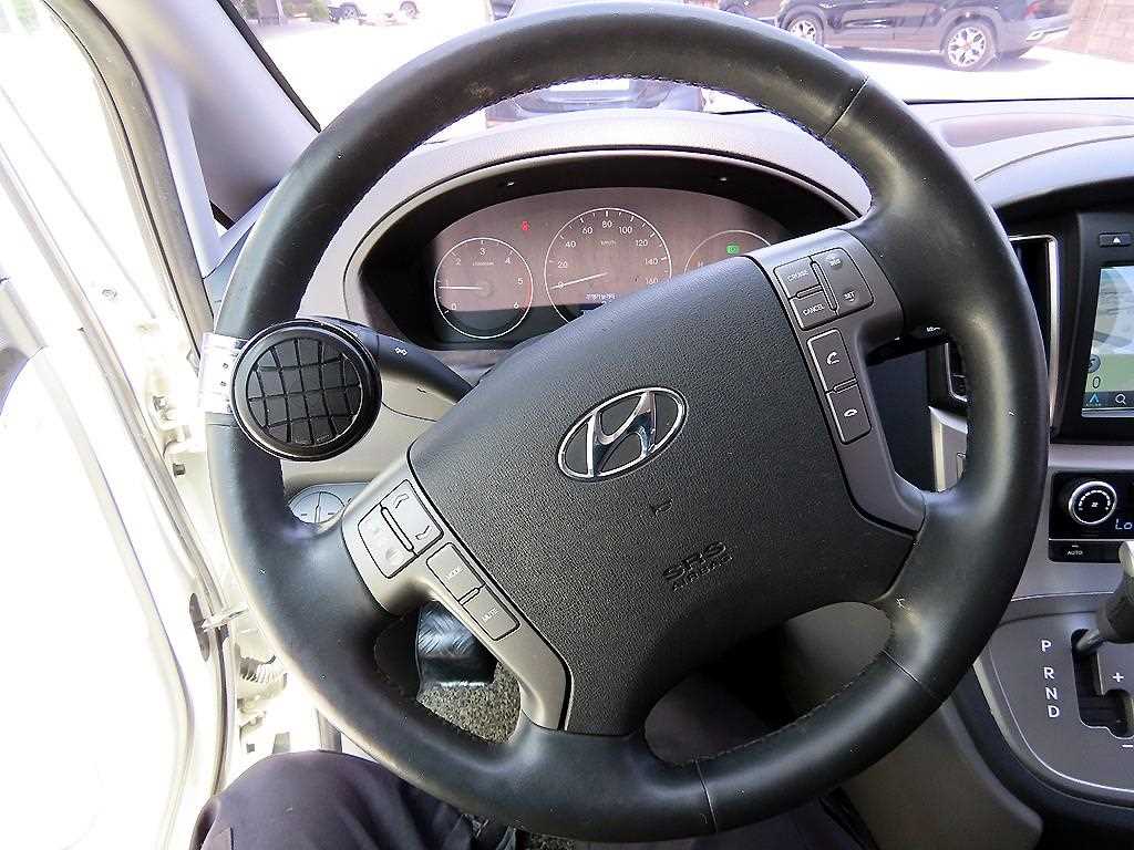 HYUNDAI Starex - Vista 9