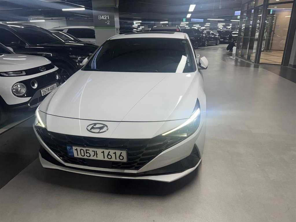 HYUNDAI Avante 2023 Blanco - Importación desde Corea - HF Imports Iquique - Foto 1