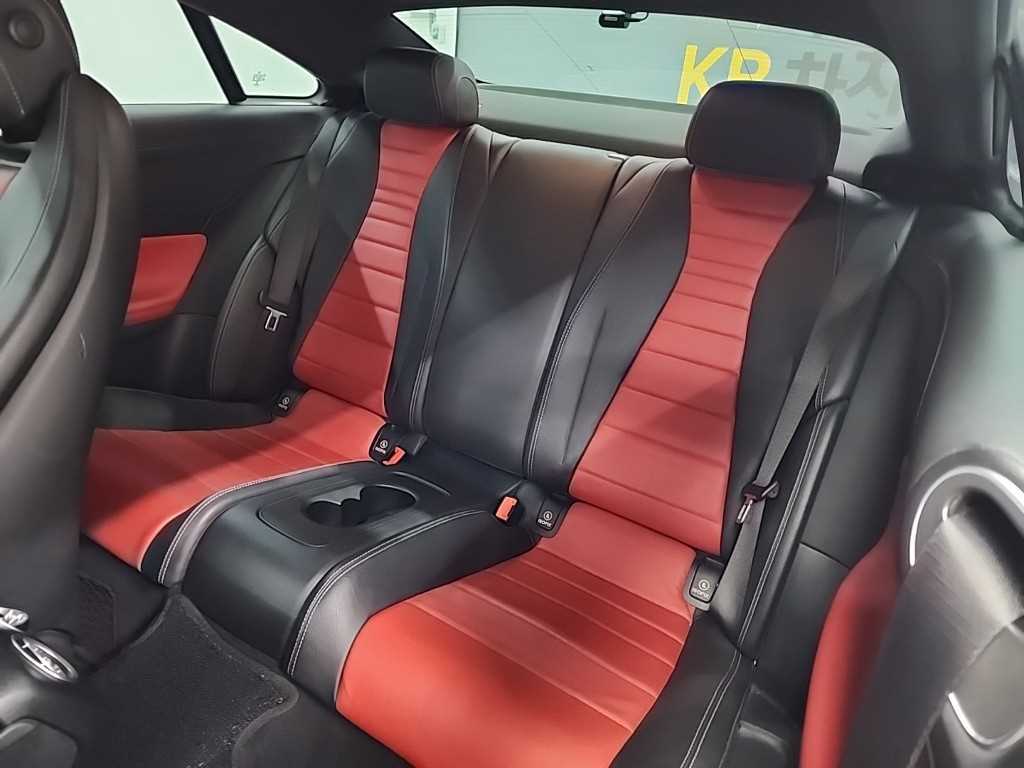 Mercedes Benz E class - Vista 12