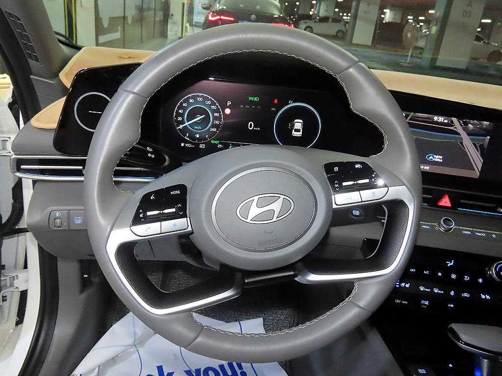 HYUNDAI Avante - Vista 8