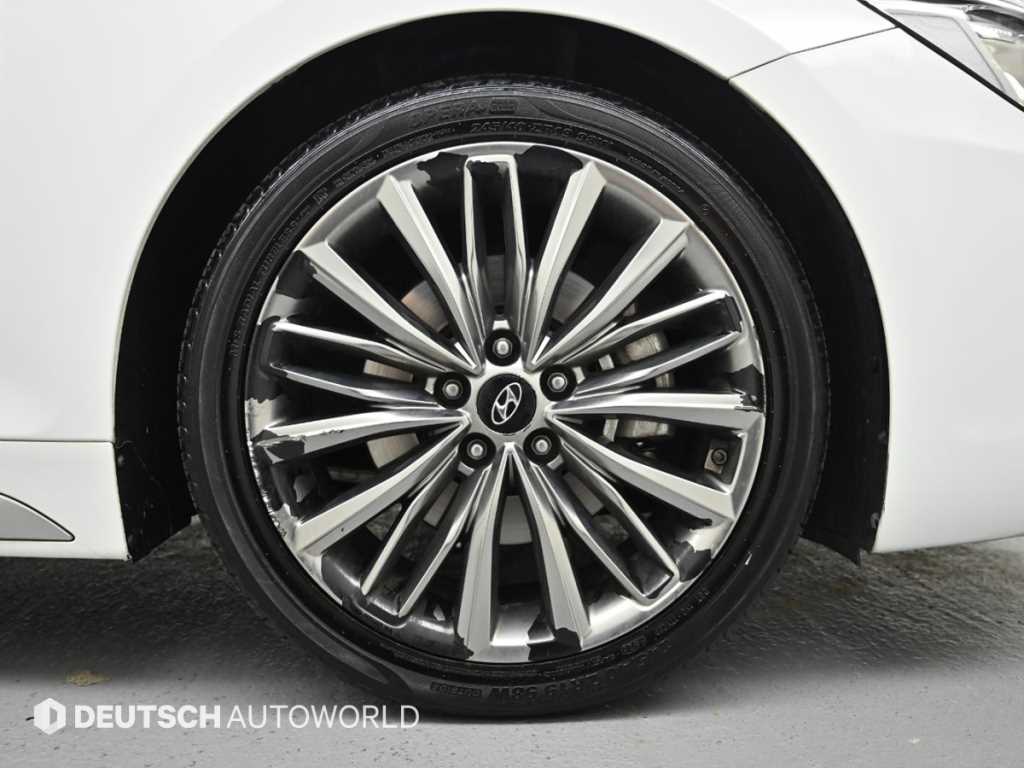 HYUNDAI Grandeur - Vista 5