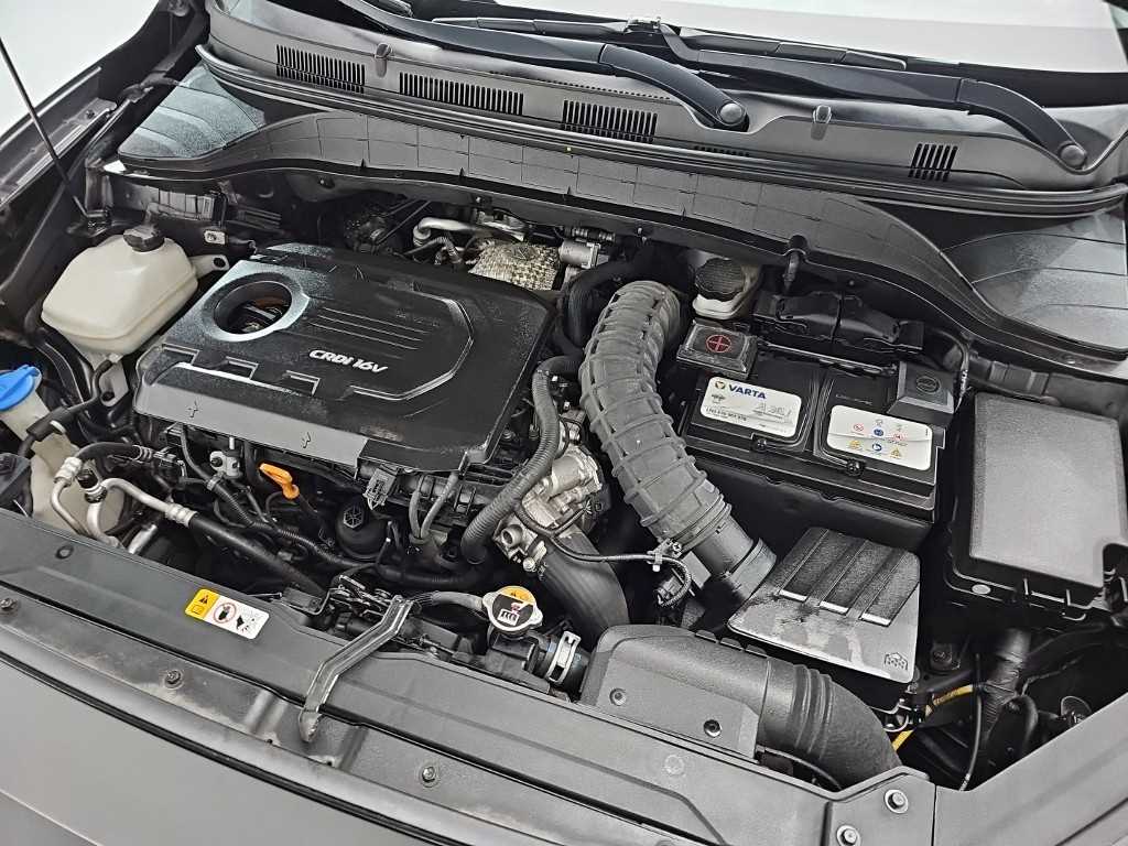 HYUNDAI Kona - Vista 5