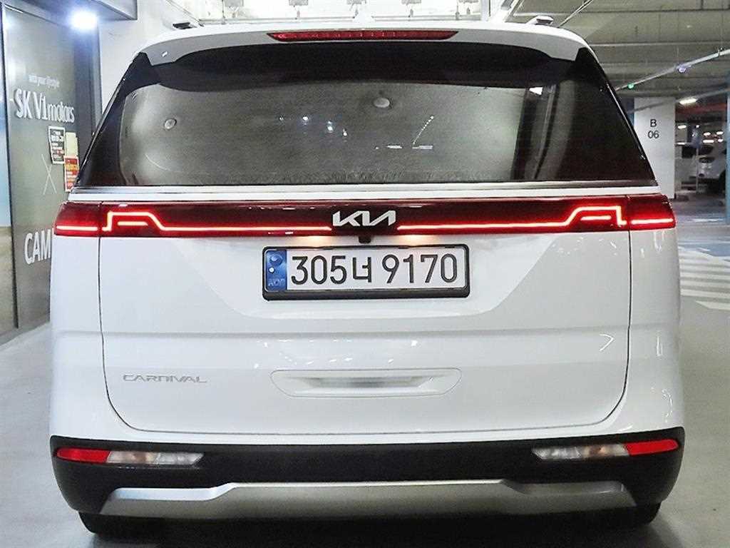 KIA Carnival - Vista 5