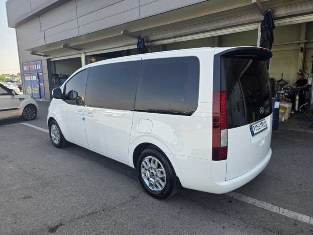 HYUNDAI Staria - Vista 6