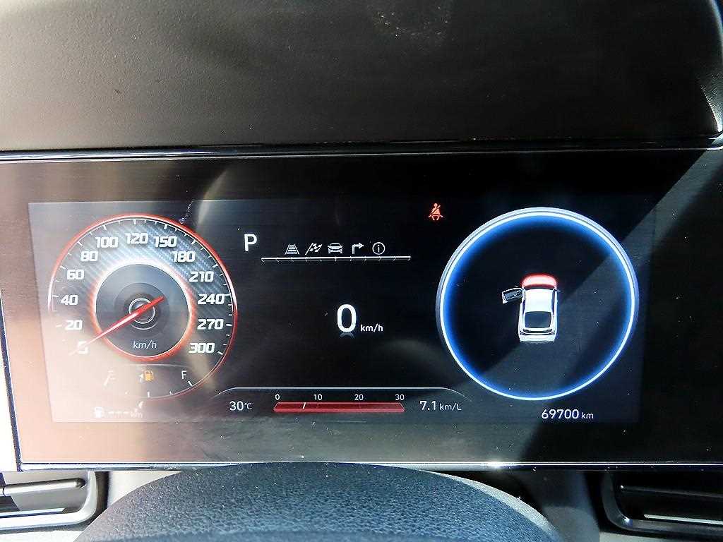 HYUNDAI Avante - Vista 9
