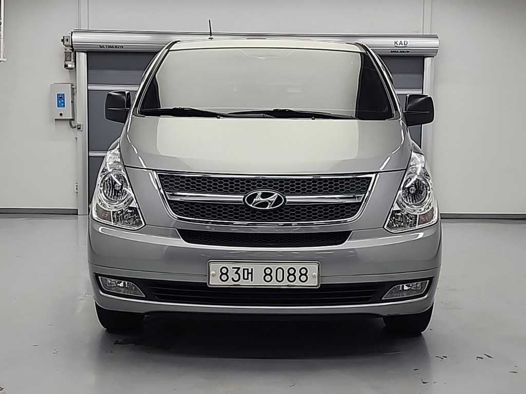 HYUNDAI Starex - Vista 2
