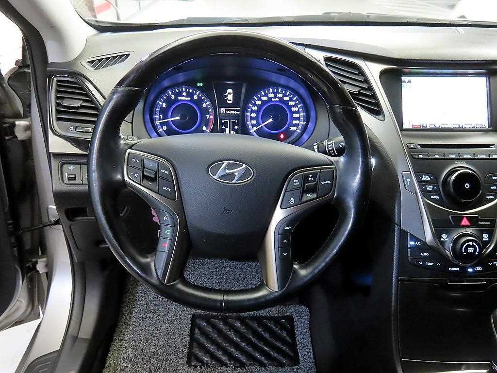 HYUNDAI Grandeur - Vista 8