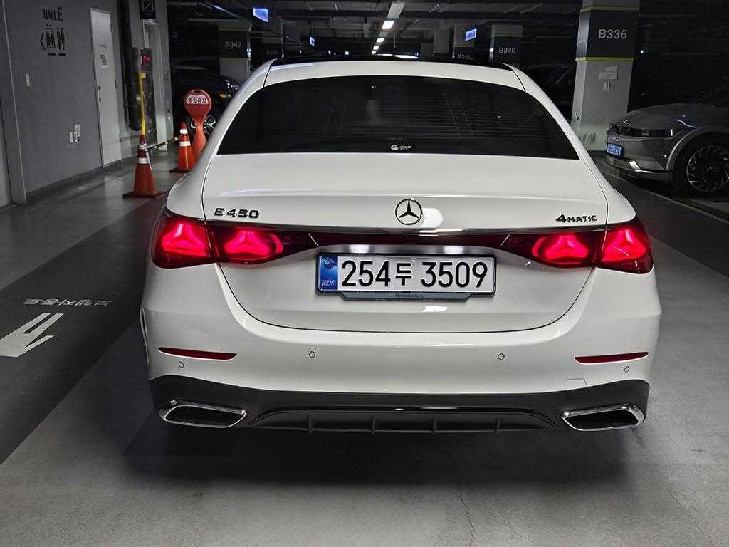 Mercedes Benz E class - Vista 4