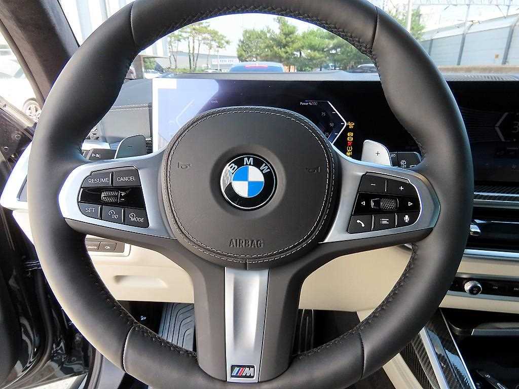BMW X7 - Vista 8