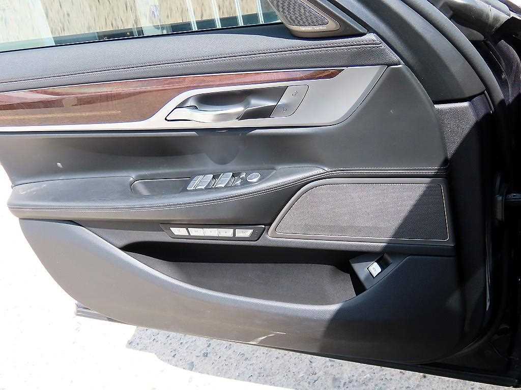 BMW 7 Series - Vista 12