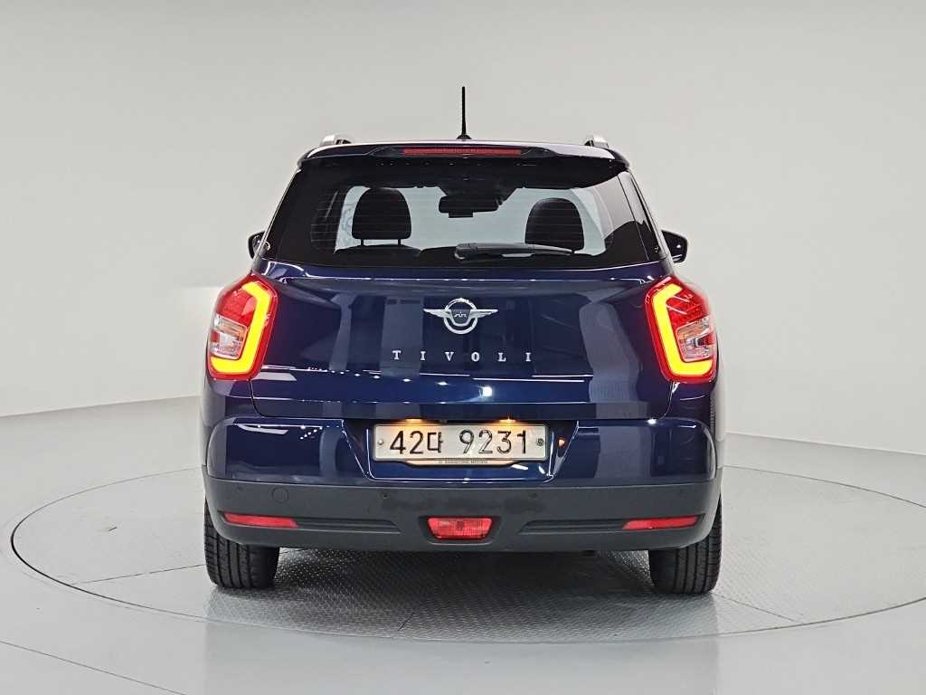 Ssangyong Tivoli - Vista 3