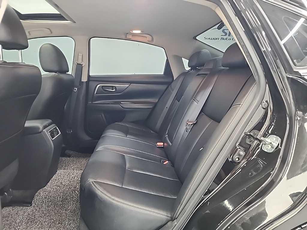 Nissan Altima - Vista 12