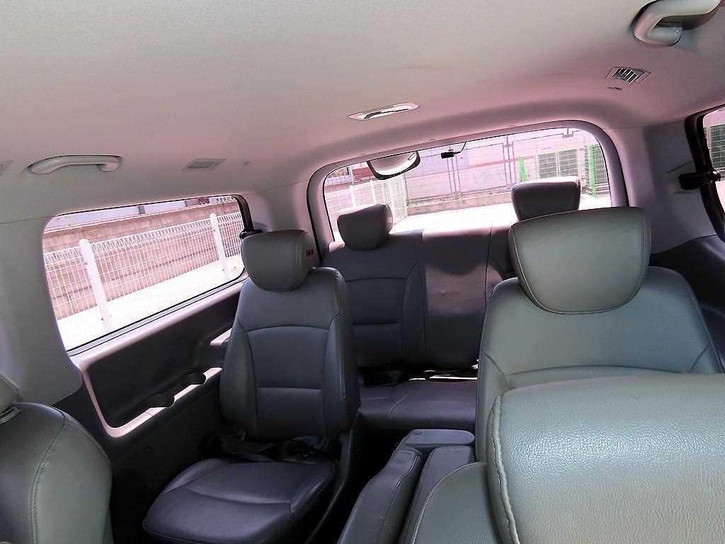 HYUNDAI Starex - Vista 7
